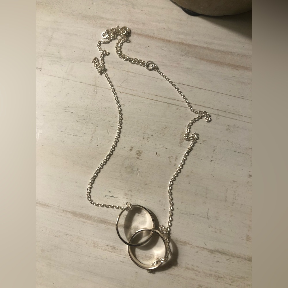 Interlocking Rings Necklace - Picture 1 of 1
